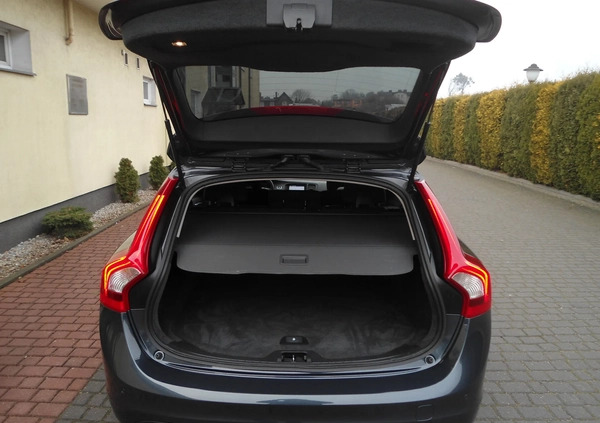 Volvo V60 cena 38600 przebieg: 263000, rok produkcji 2013 z Nowe małe 631
